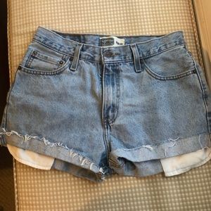 Levi’s light washed jean shorts